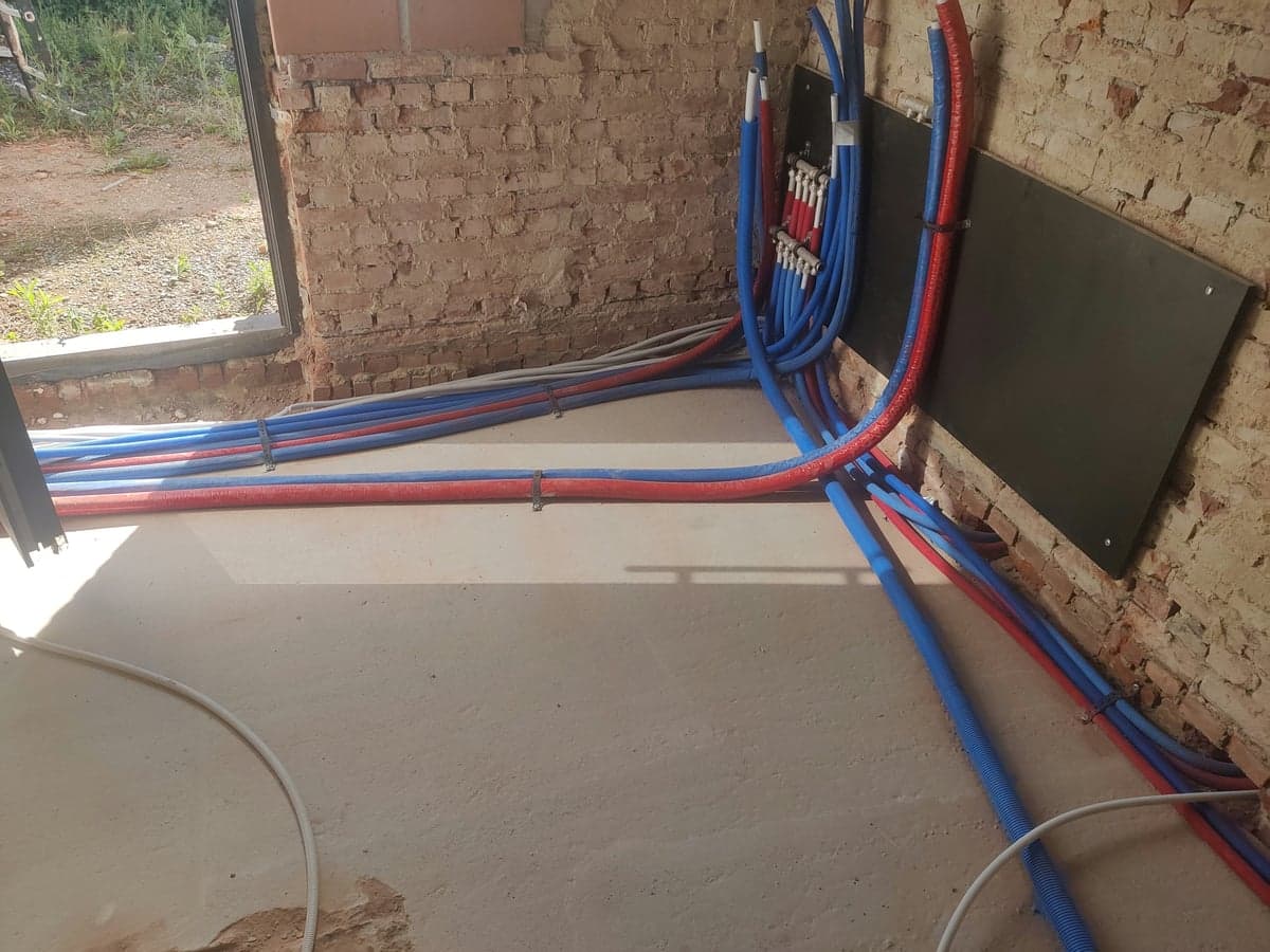 Loodgieter verzorgt leidingwerk bij renovatie en nieuwbouw